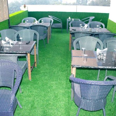 Ddr Hotel Residency Gurgaon Bagian luar foto