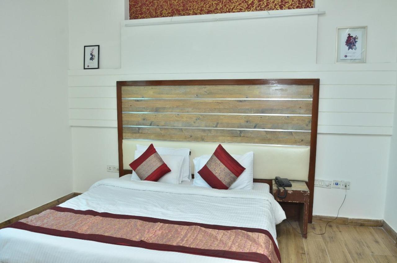 Ddr Hotel Residency Gurgaon Bagian luar foto
