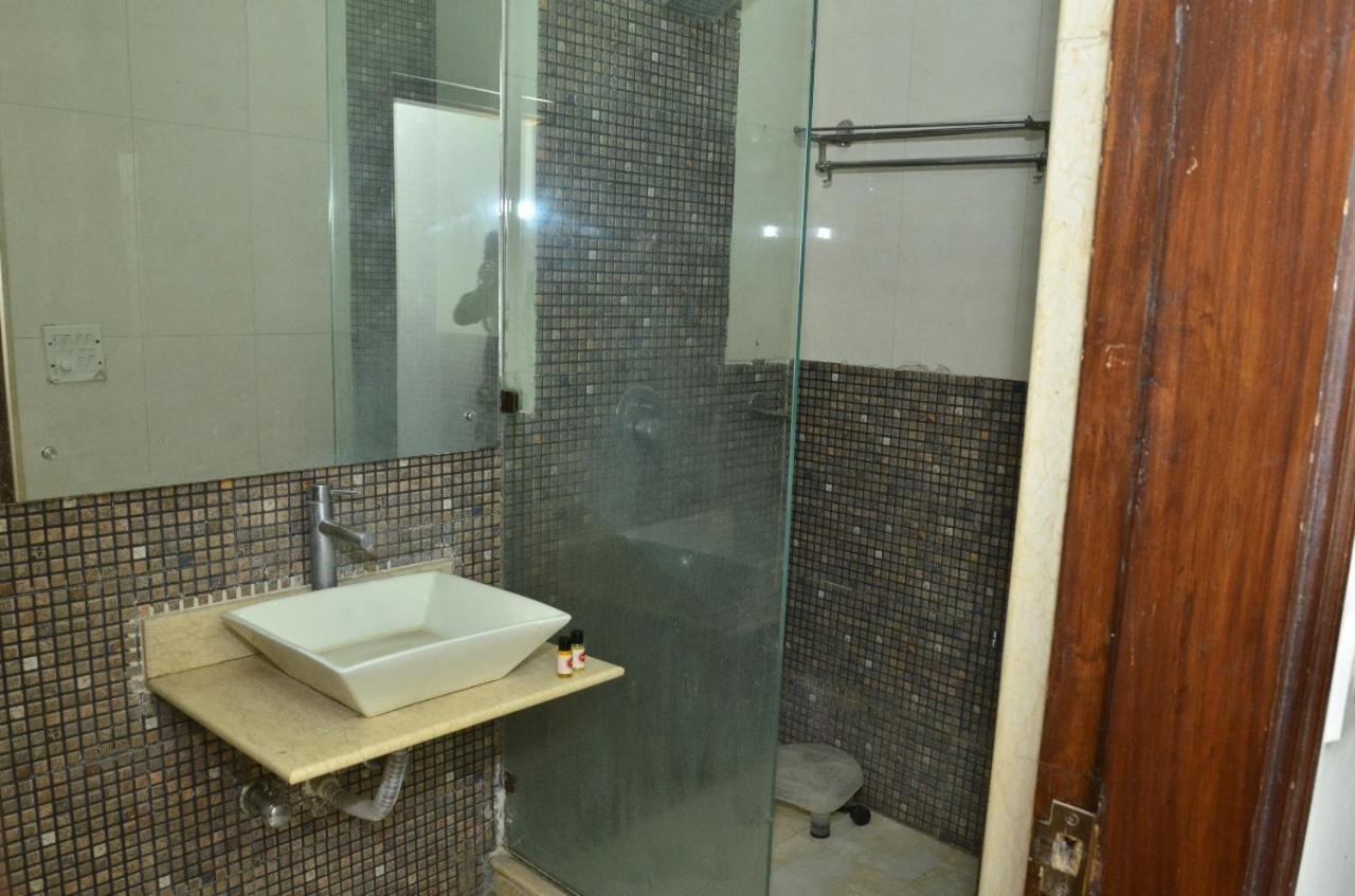 Ddr Hotel Residency Gurgaon Bagian luar foto