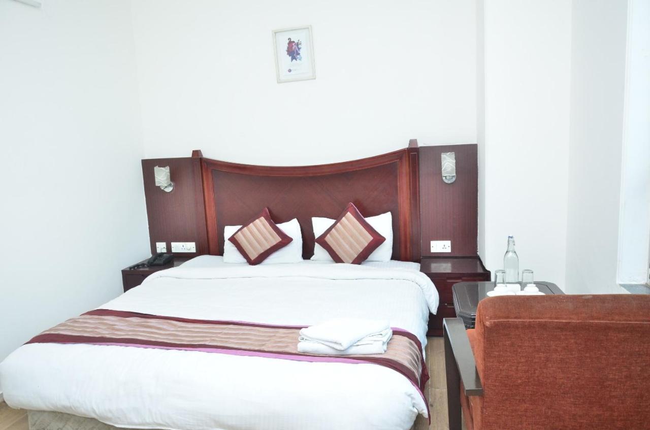 Ddr Hotel Residency Gurgaon Bagian luar foto