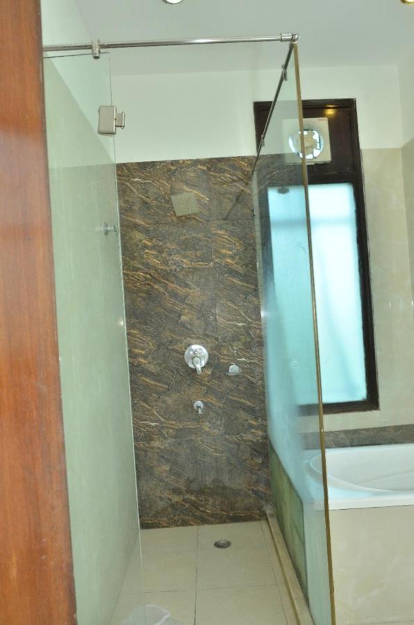 Ddr Hotel Residency Gurgaon Bagian luar foto