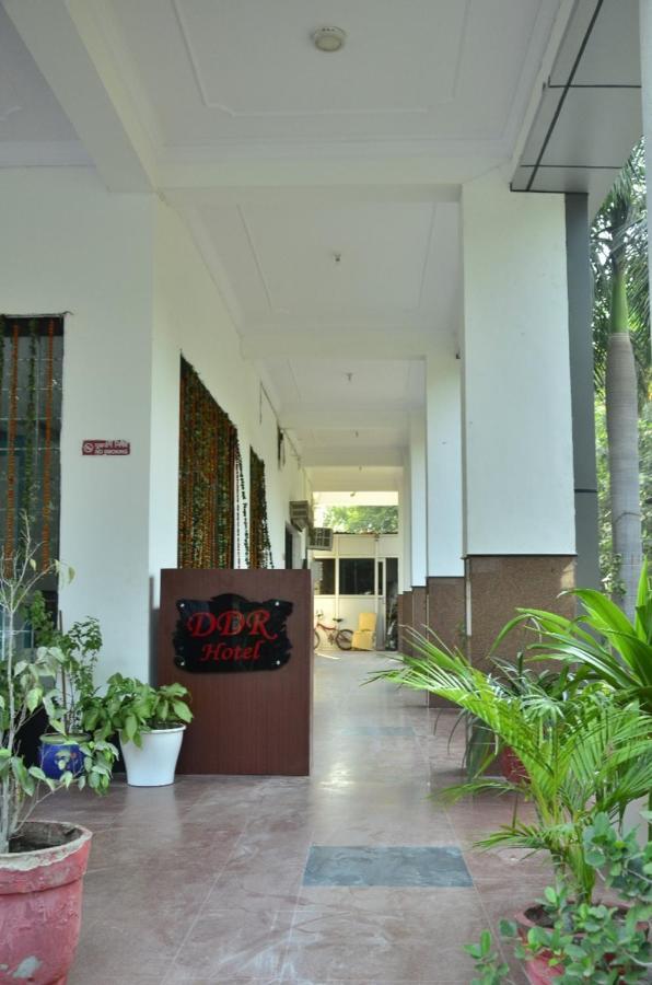 Ddr Hotel Residency Gurgaon Bagian luar foto